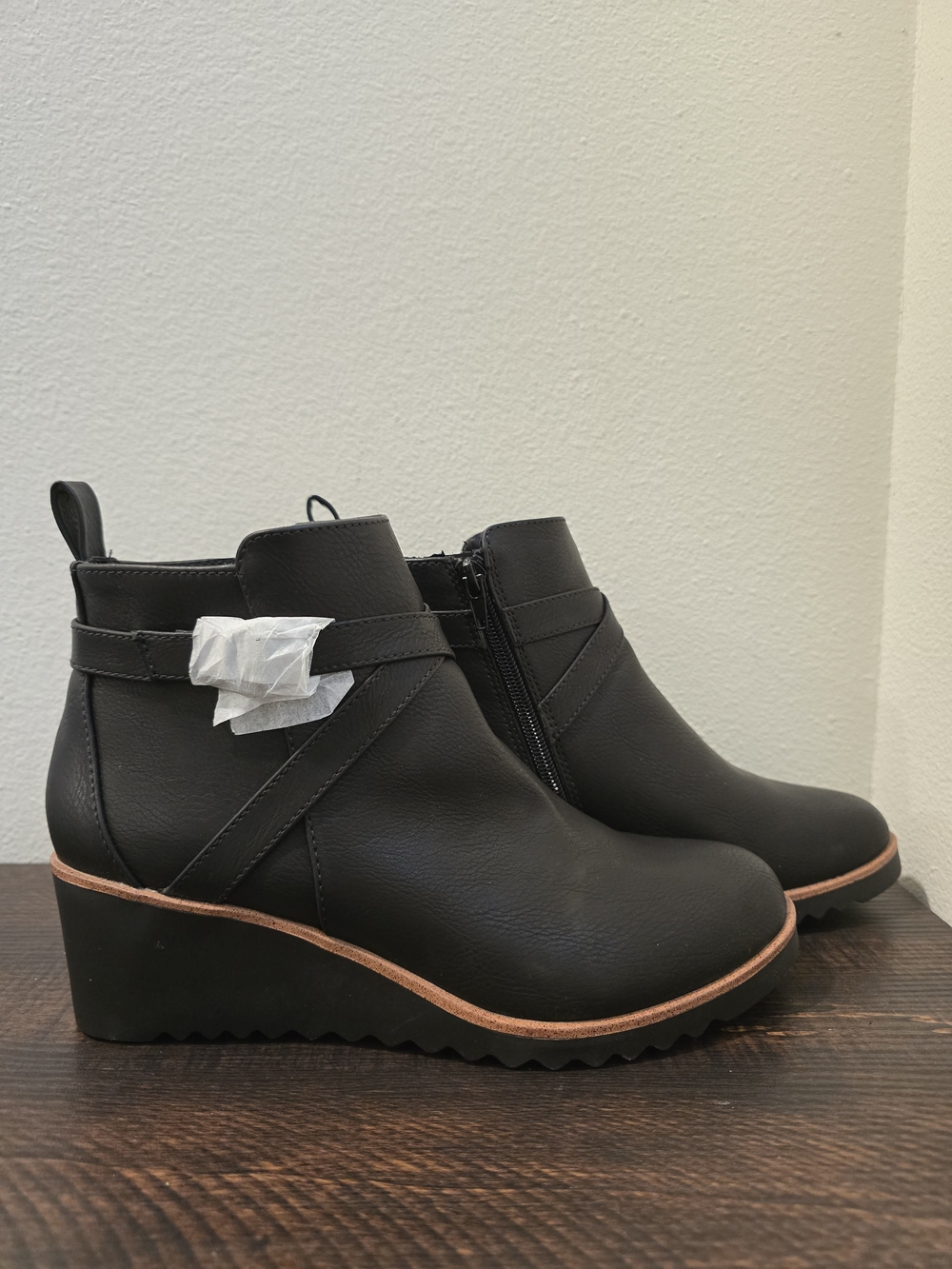 LifeStride Womens 8 W Black Wedge Ankle Booties Wide Width Strappy Zip Boots